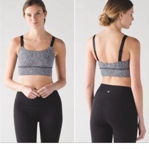Lululemon Athletica Sports Bra Size: 6. Good preowned condition